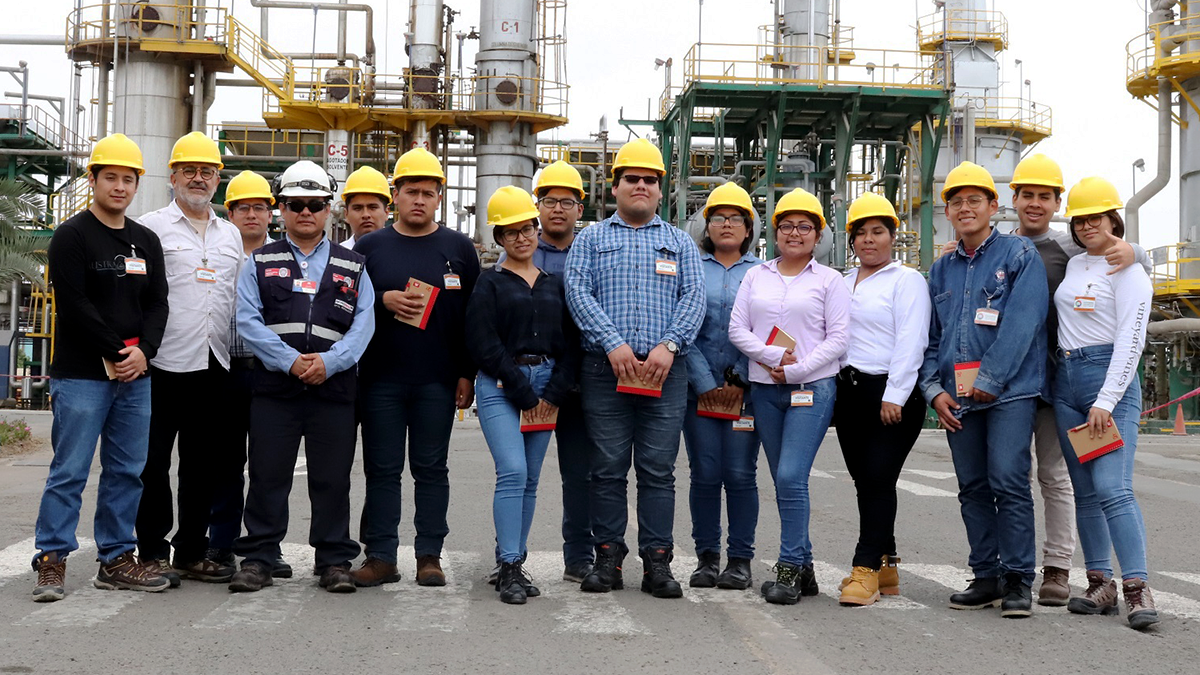 UTP students visited Conchán Refinery