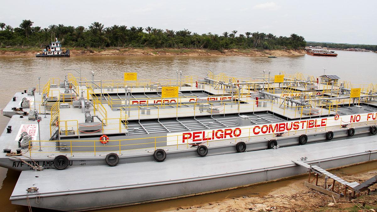 PETROPERÚ receives two double hull barges in Iquitos