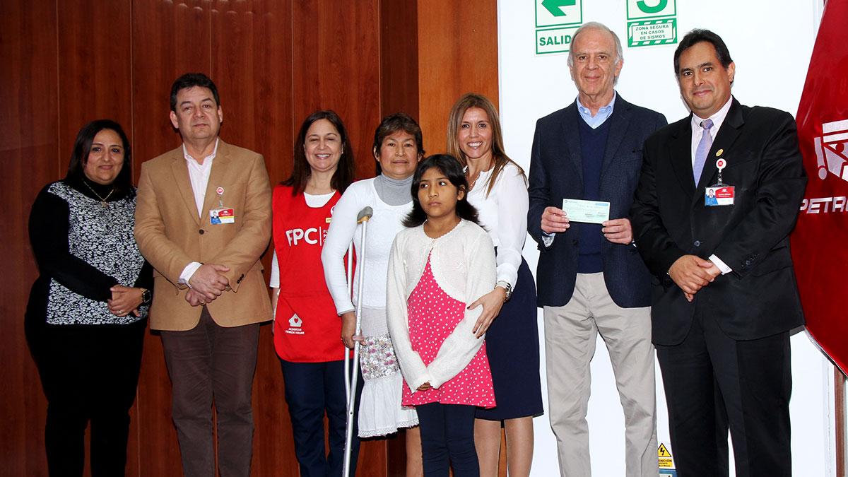 PETROPERÚ workers deliver important donation to the Peruvian Cancer Foundation