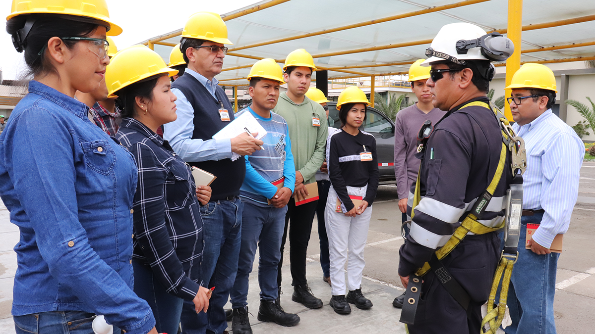 Alumnos de TECSUP visitaron  Refinería Conchán