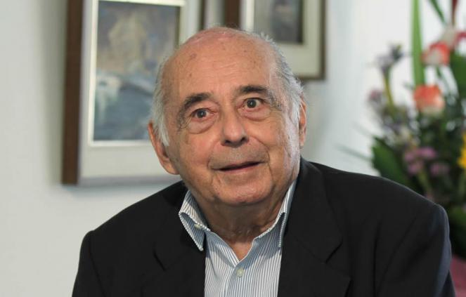 National Culture Award for Germán Belli, considered the most important living poet of peruvian letters