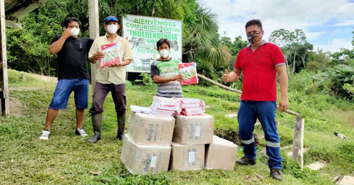 Entrega de útiles escolares beneficia a alumnos de Iquitos