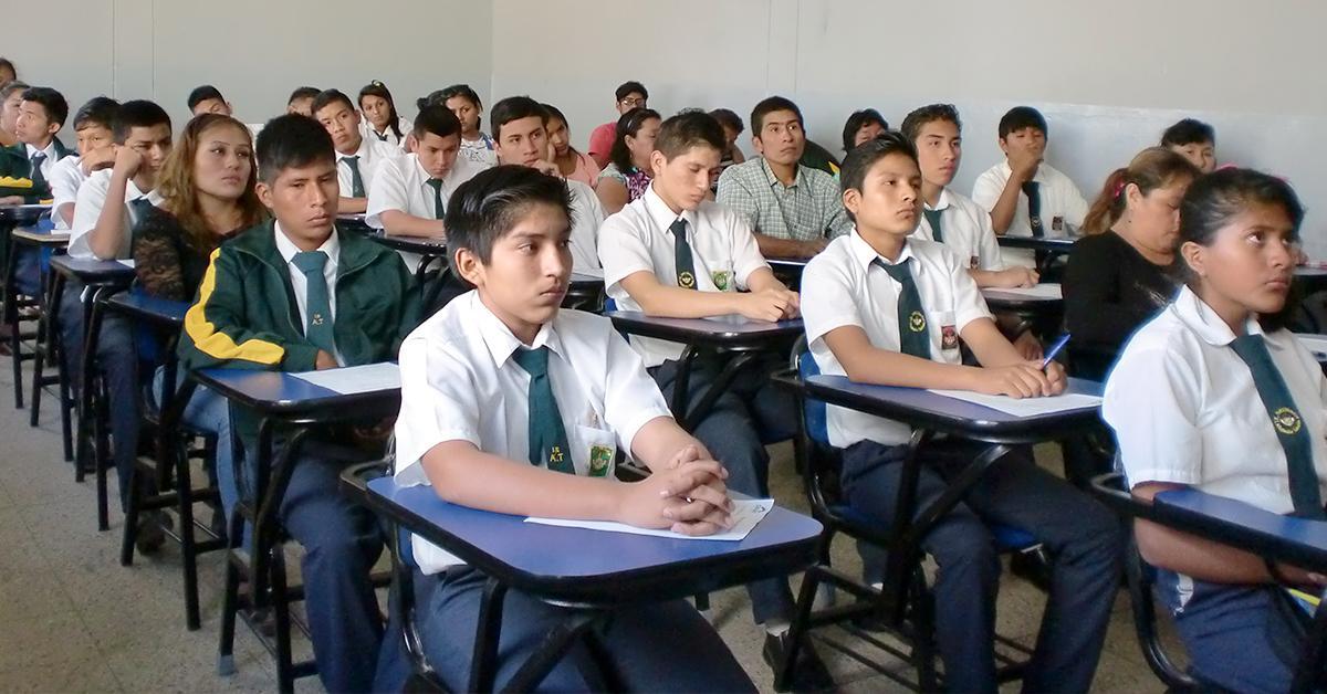 PETROPERÚ supports the education  sector through a reinforcement program