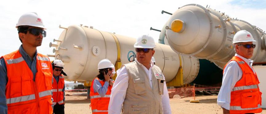 Ministro Tamayo inspeccionó avance de proceso de modernización de la Refinería de Talara