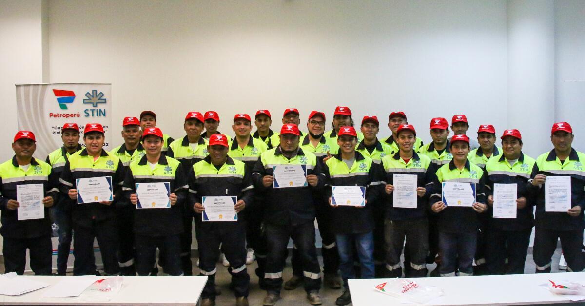 Forty people from Talara certify experience and receive certifications in electromechanical painting