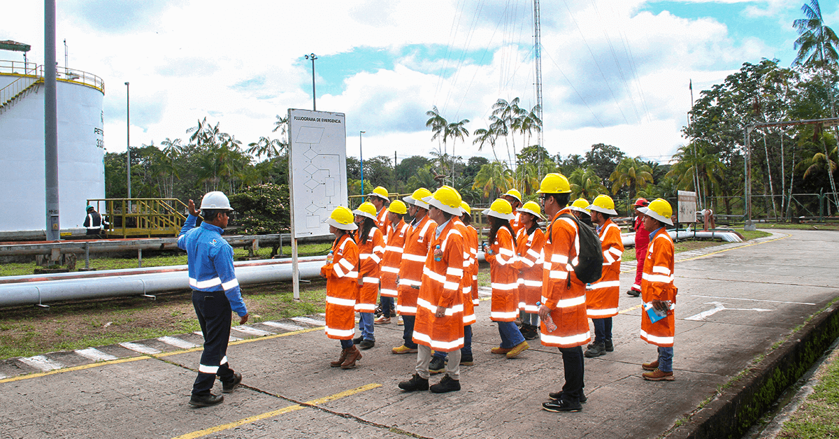 Universitarios conocieron instalaciones de Refinería Iquitos