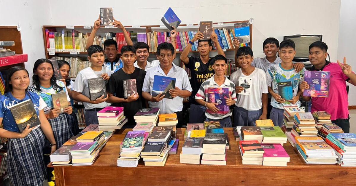 Petroperú promotes reading and implements school libraries in schools in Loreto