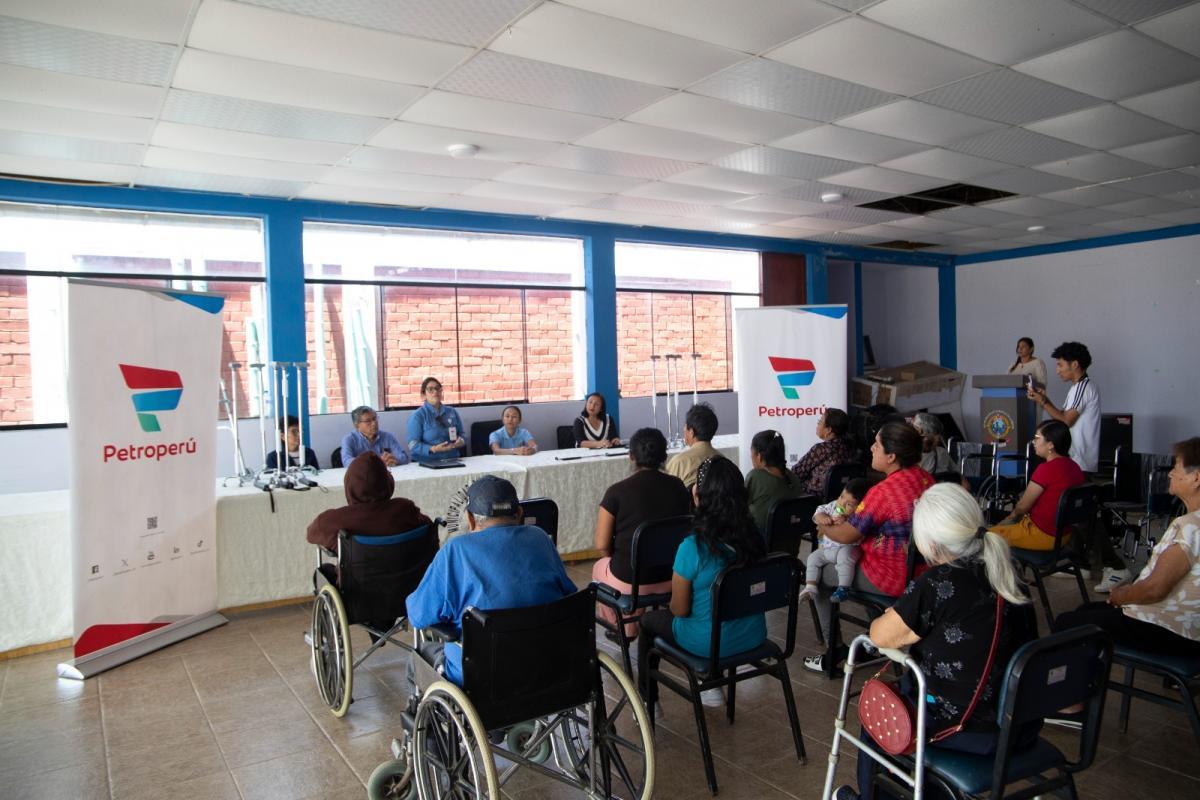 Petroperú delivers equipment to people with disabilities in Talara