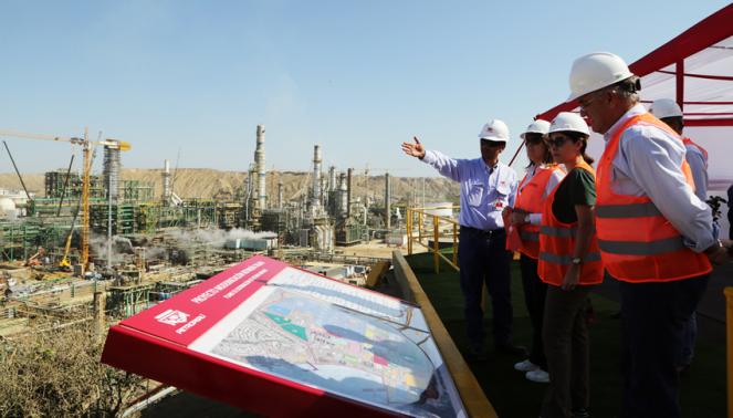 Minister Cayetana Aljovín inspected the progress in the construction of the New Talara Refinery