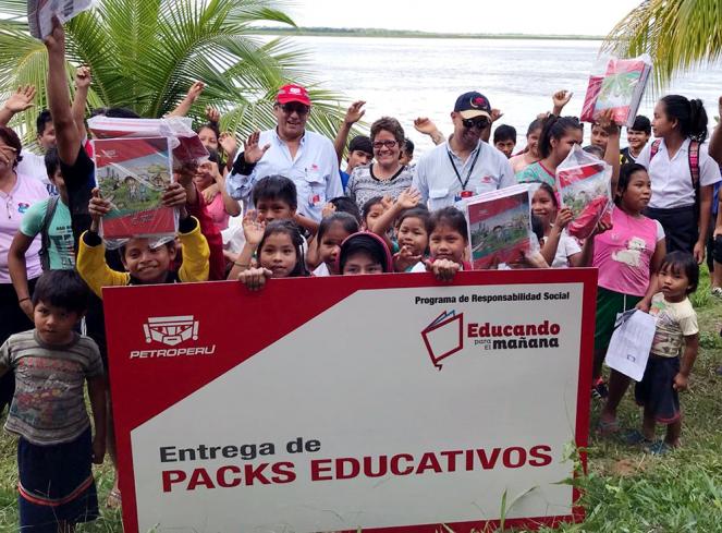 PETROPERÚ entregó paquetes educativos en comunidades y barrios vecinos a sus operaciones en Iquitos