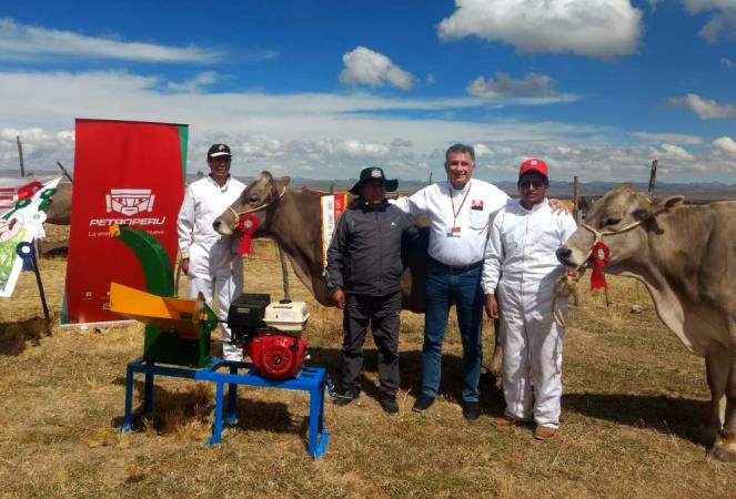 PETROPERÚ entrega importante maquinaria a agricultores de Ninacaca, en Pasco