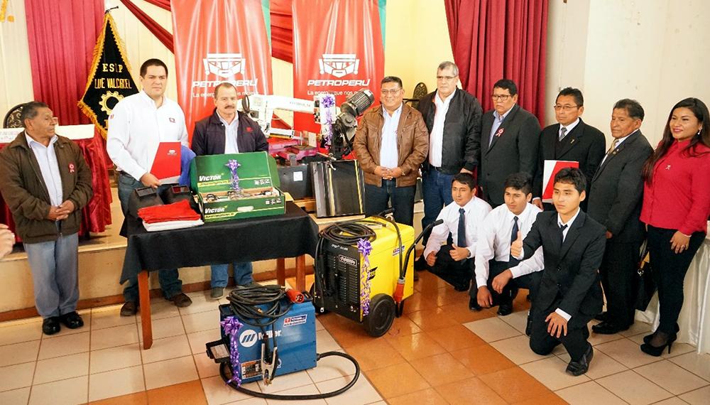 PETROPERÚ delivered equipment to Ilo technological institute